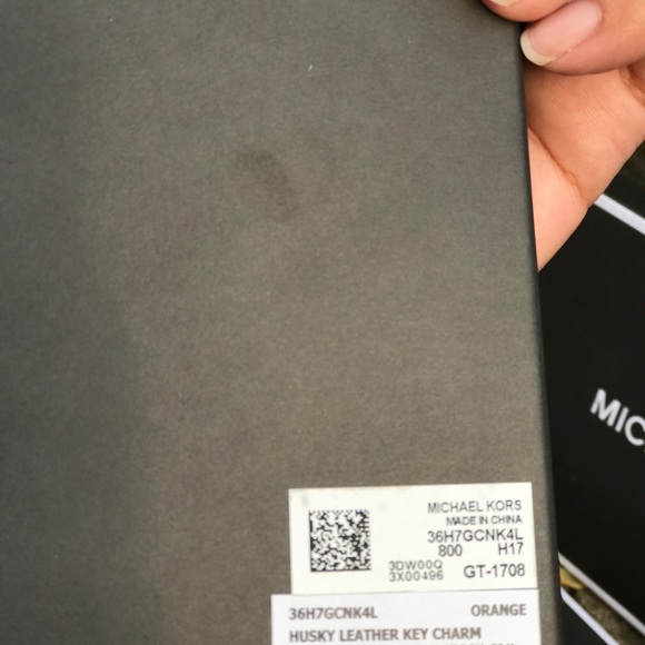 MICHAEL KORS Year of Dog Bull DogLeather Key Charm - Picture 6 of 8